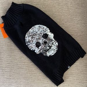 Dog Skull Sweater. Flip the Sequence to make a Orange/White or Silver Skull.M